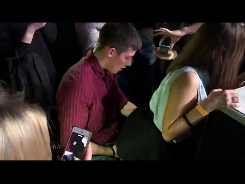 ❤️ Seks nyata di klub malam Rusia. Gadis Rusia berusia 18 tahun di anus dan vagina bercinta di klub malam ❌ Video seks pada kami id.hotpornphotos.ru ️❤